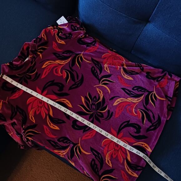 NEW purple velour mock neck with tropical flowers sz M - Picture 8 of 11